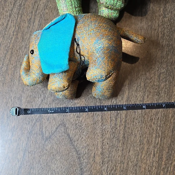 Jim Thompson Silk Elephants - Picture 7 of 7